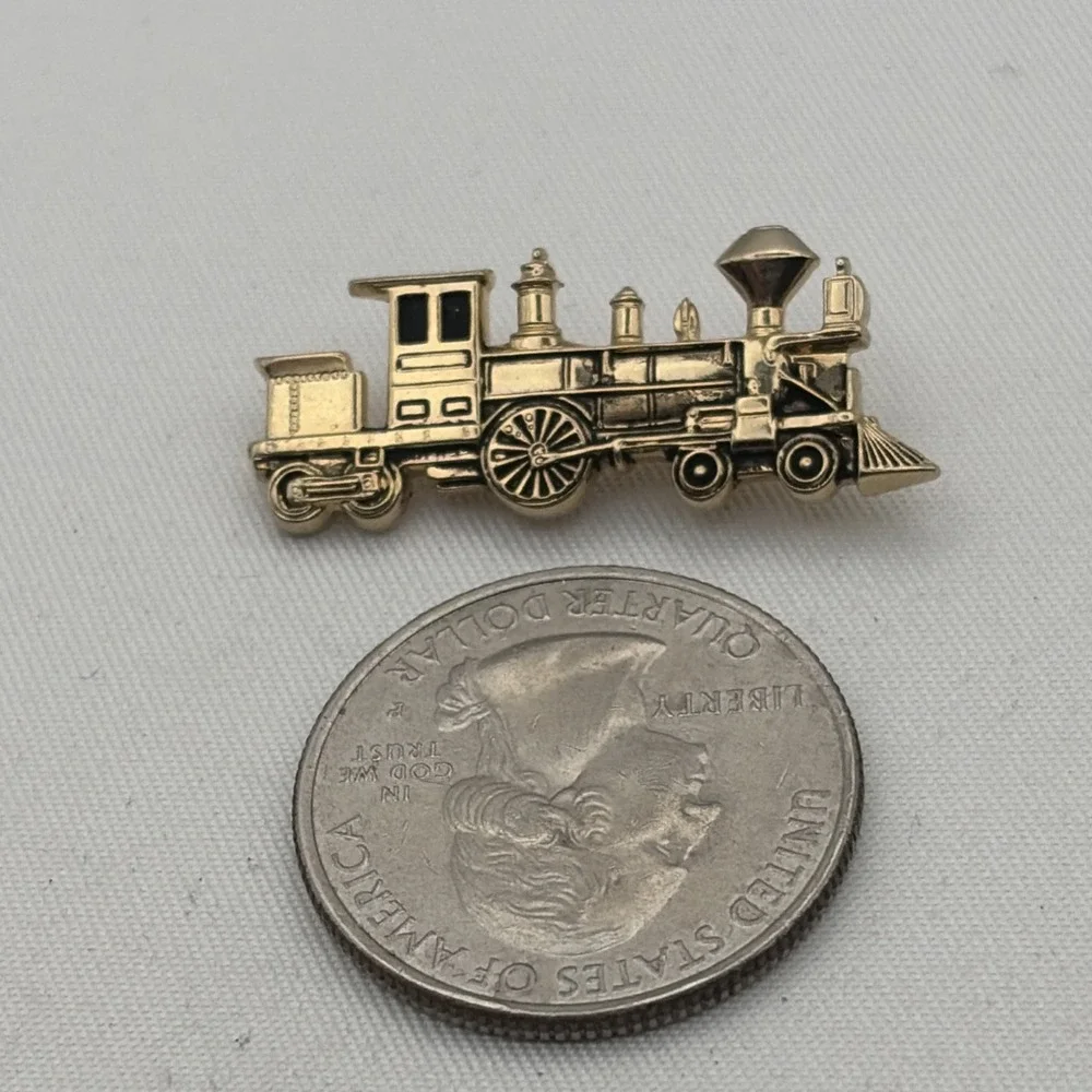 Train Engine Railroad Gold Tone Lapel Hat Pin Vintage Steam Locomotive